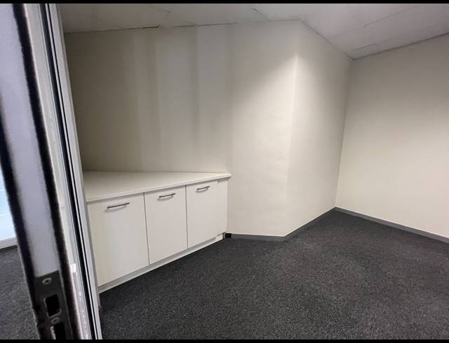 209M² OFFICE TO LET IN ROSEBANK